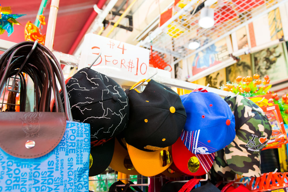 チャイナタウンには帽子（ハット）もお土産用としてあります！1つ：4ドル、3つ：10ドルと激安！